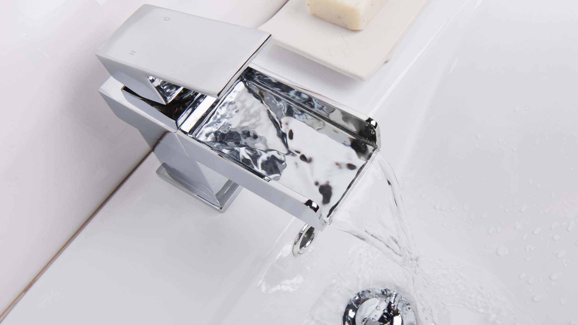 mantener tus grifos y duchas