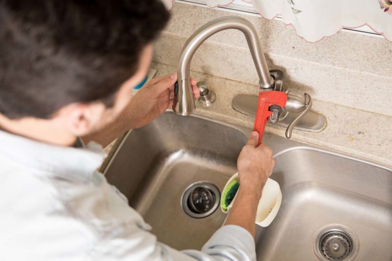 18-Adiós a las fugas Cómo detectarlas y repararlas Adiós a las fugas